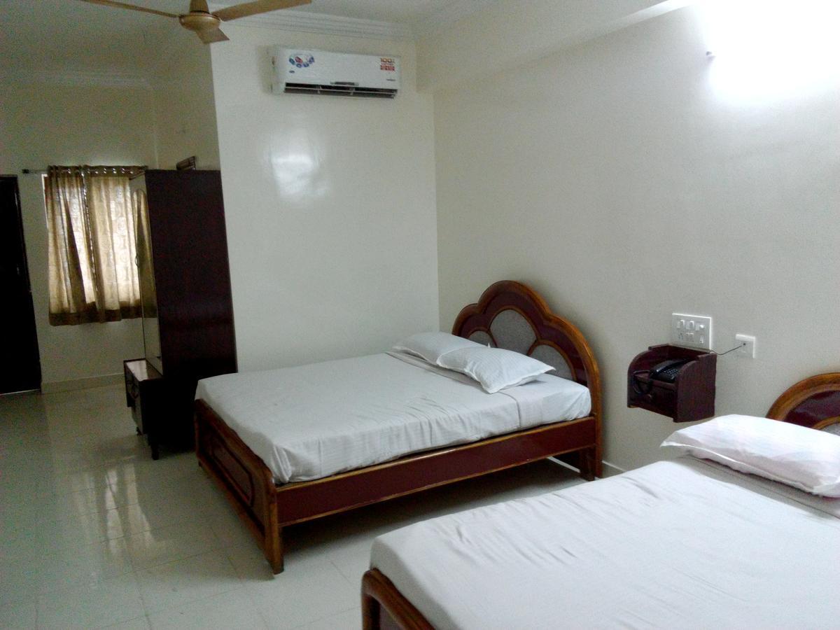 Hôtel Sahasra Residency à Haïdarabad Extérieur photo