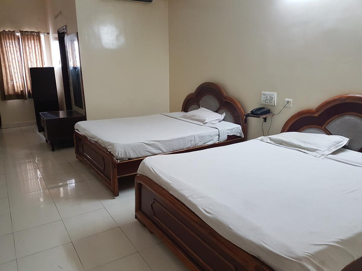 Hôtel Sahasra Residency à Haïdarabad Extérieur photo